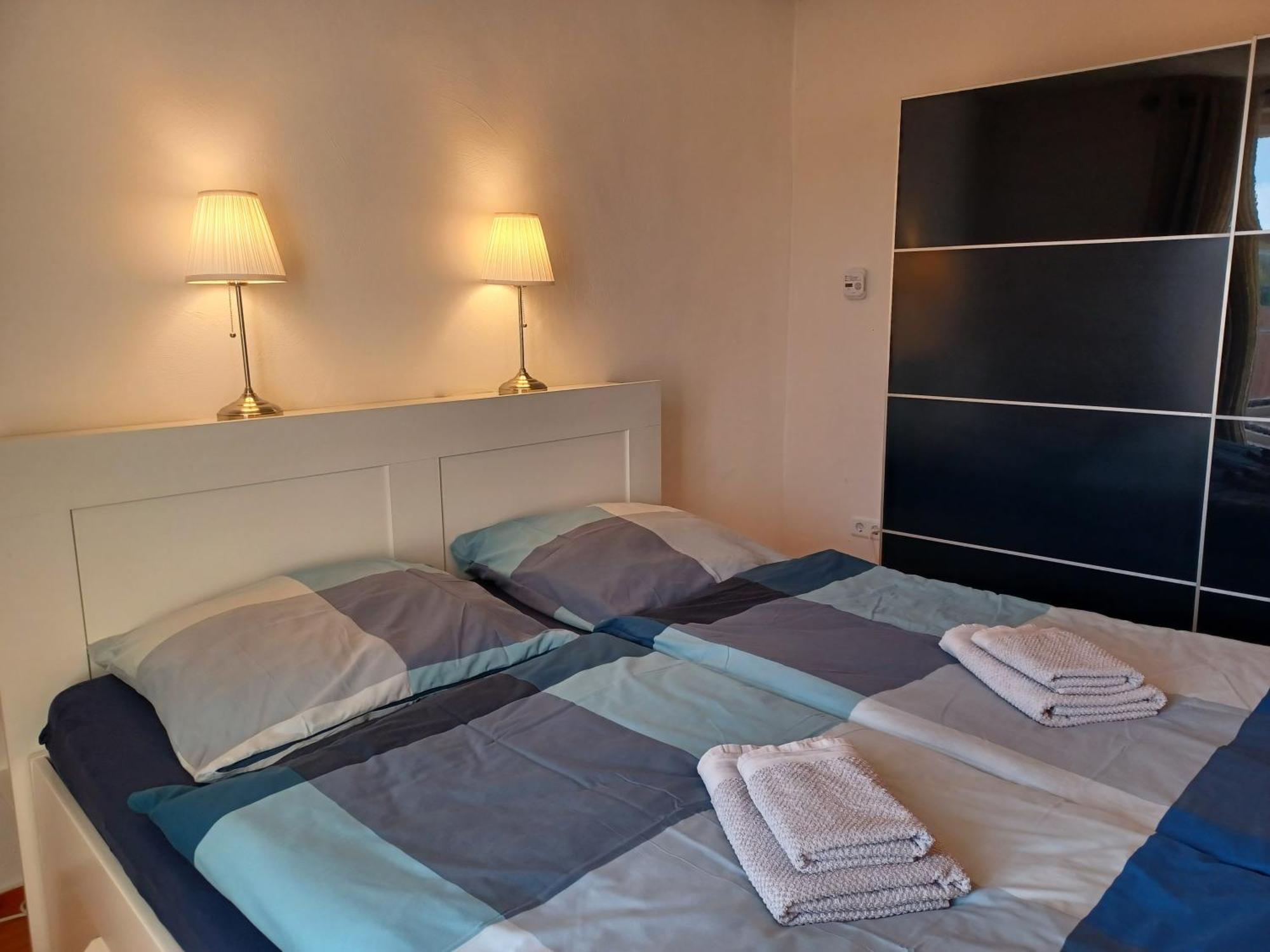 Ehemalige Bibliothek Apartment Fuer 2 Mit Kueche Kamin Netflix Parken Und Hofladen Steinhofel Eksteriør bilde